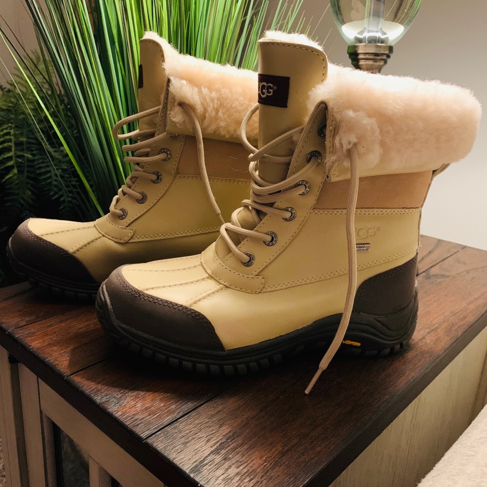 NWT UGG Adirondack 1909 Boots Size 7
